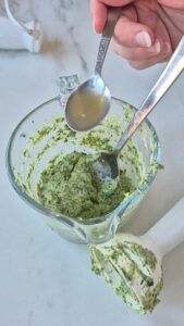 Grüner Spargel Aufstrich selber machen – mit Persillade Grüne Spargel Brotaufstrich Mit Persillade Rezept 8 169x300