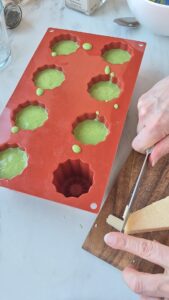 Salzige Cannelés mit Spinat und Parmesan – Fingerfood für Kinder Salzige Canneles Mit Spinat Und Parmesan 6 169x300