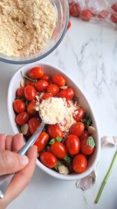 Tomaten-Crumble für den Sommer Tomaten Parmesan Crumble Rezept 4 169x300
