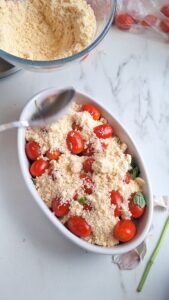 Tomaten-Crumble für den Sommer Tomaten Parmesan Crumble Rezept 6 169x300