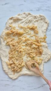 Zwiebelbrötchen selber machen Zwiebelbrötchen Rezept Saftig 10 169x300