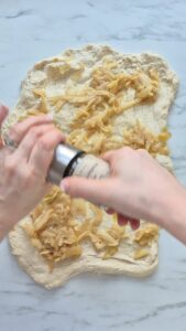 Zwiebelbrötchen selber machen Zwiebelbrötchen Rezept Saftig 11 169x300