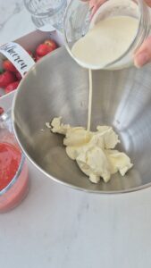 Erdbeer-Mascarpone-Creme im Glas, schnelles Dessert Dessert Im Glas Schritt 11 Sahne Zu Mascarpone Giessen 169x300