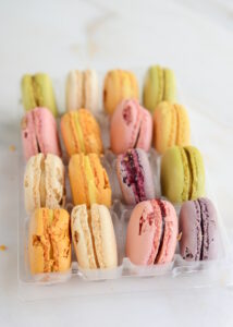 Macarons-Eisbecher: So verwandelst du kaputte Macarons in ein traumhaftes Dessert Kaputte Macarons Rest Verwertung Idee Was Tun 214x300
