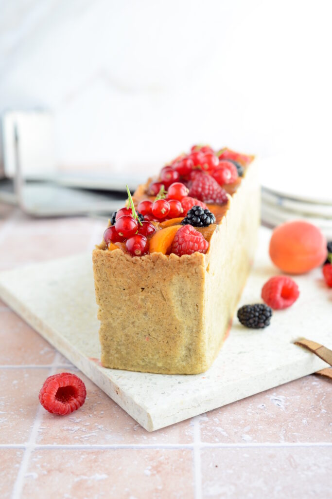 Süßer Pâté en croûte mit Aprikosen, Nektarin und Sommerbeeren Süßer Pâté en croûte mit Aprikosen, Nektarin und Sommerbeeren Sommer Pate En Croute Mit Obst Aprikosen Beeren 683x1024