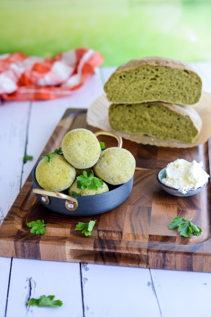 Grüne Petersilienbrötchen Grüne Petersilienbrötchen Grüne Petersilienbrötchen Und Brot 683x1024