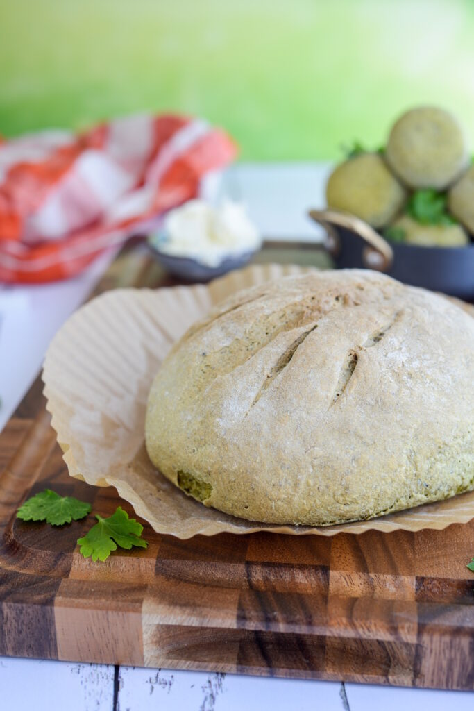Grüne Petersilienbrötchen Grüne Petersilienbrötchen Grüne Petersilienbrot Mit Frischem Petersilien 683x1024