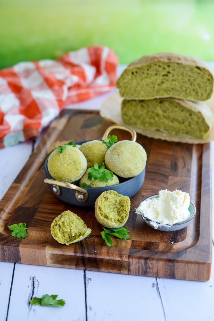 Grüne Petersilienbrötchen Grüne Petersilienbrötchen Petersilienbrötchen Backen Frisch 683x1024