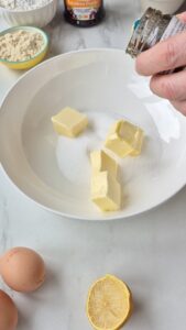 Baskischer Kuchen: Gâteau Basque mit Schwarzkirschkonfitüre 20260822 105302