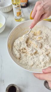 Baskischer Kuchen: Gâteau Basque mit Schwarzkirschkonfitüre 20260822 105627 8