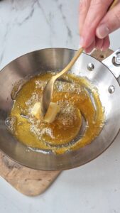 Apfelkuchen mit Crème fraîche aus der Normandie 20260822 120350 2