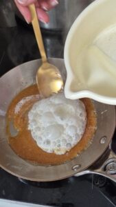 Apfelkuchen mit Crème fraîche aus der Normandie Apfelkuchen mit Crème fraîche aus der Normandie 20260822 120441 2