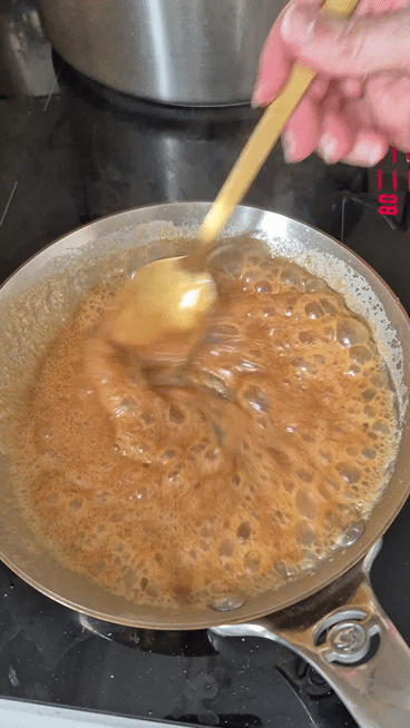Apfelkuchen mit Crème fraîche aus der Normandie Apfelkuchen mit Crème fraîche aus der Normandie 20260822 120441 2