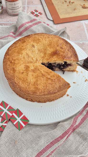 Baskischer Kuchen: Gâteau Basque mit Schwarzkirschkonfitüre 20260822 131515 1