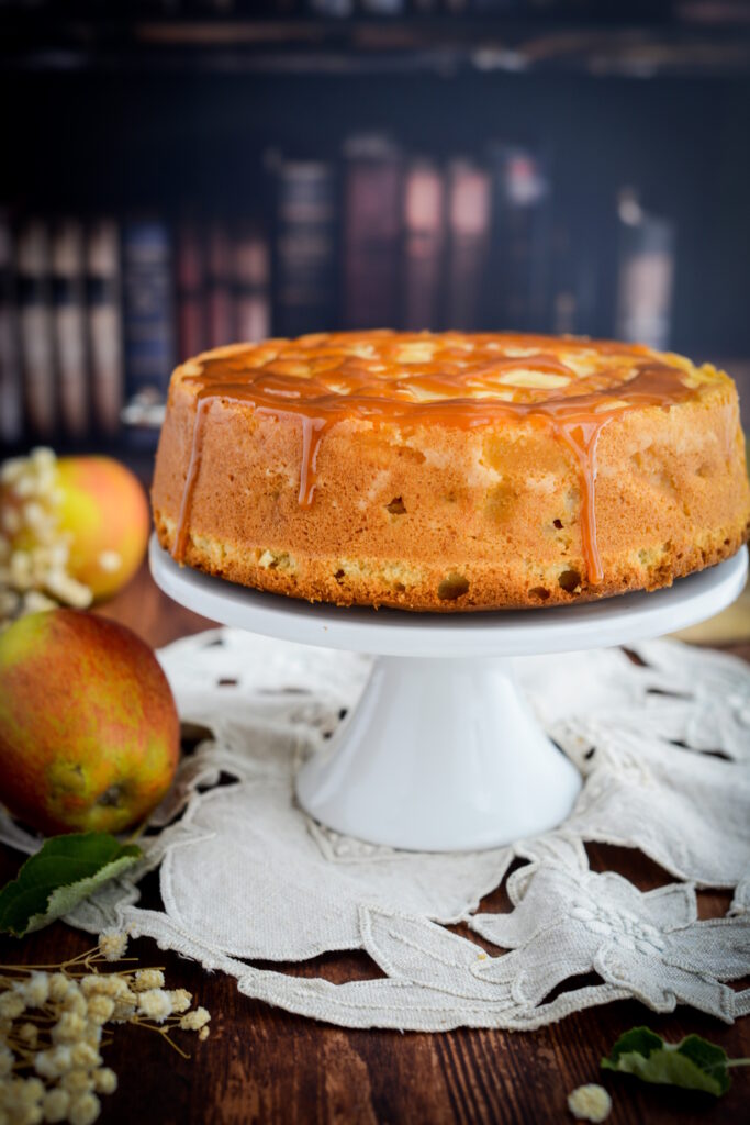 Apfelkuchen mit Crème fraîche aus der Normandie Apfelkuchen mit Crème fraîche aus der Normandie Apfelkuchen