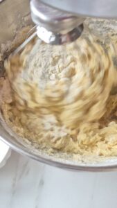 Apfelkuchen mit Crème fraîche aus der Normandie Apfelkuchen mit Crème fraîche aus der Normandie Apfelkuchen Creme Fraiche Schritt 17 Teig In Küchenmaschine Mischen