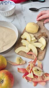 Apfelkuchen mit Crème fraîche aus der Normandie Apfelkuchen Creme Fraiche Schritt 21 Äpfel Schälen Und Schneiden