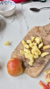 Apfelkuchen mit Crème fraîche aus der Normandie Apfelkuchen Creme Fraiche Schritt 26 Apfel Schälen Und Würfeln
