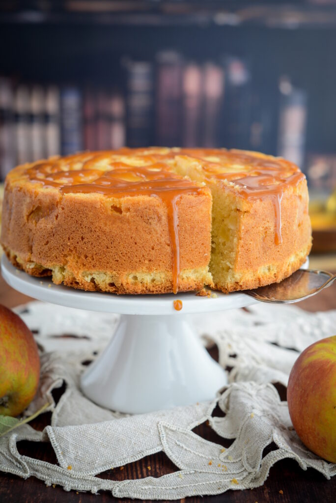 Apfelkuchen mit Crème fraîche aus der Normandie Apfelkuchen mit Crème fraîche aus der Normandie Apfelkuchen Karamell