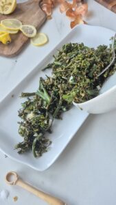 Brokkolisalat mit karamellisierten Walnüssen Brokkolisalat Walnüsse