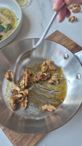 Brokkolisalat mit karamellisierten Walnüssen Karamellisierte Walnüsse Schritt 16 Walnüsse In Butter Karamellisier