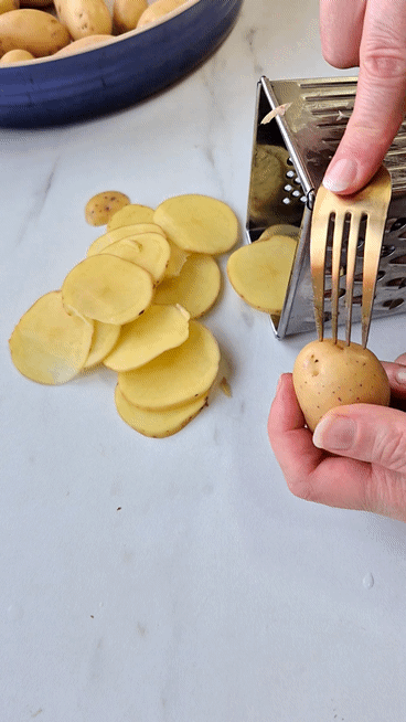 Entenconfit-Auflauf mit Kartoffeln Kartoffeln Schneiden Ohne Verletzung