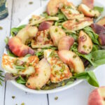 Rezepte a-z Pfirsich Salat Mit Gegrilltem Halloumi Rosmarin Rosenblüten E1786701177945