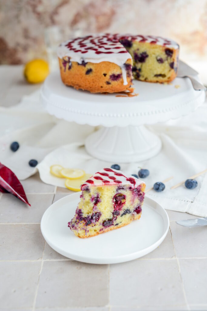 Zitronen-Blaubeer-Kuchen, super saftig & einfach Zitronen Blaubeer Kuchen Einfach Saftig 683x1024