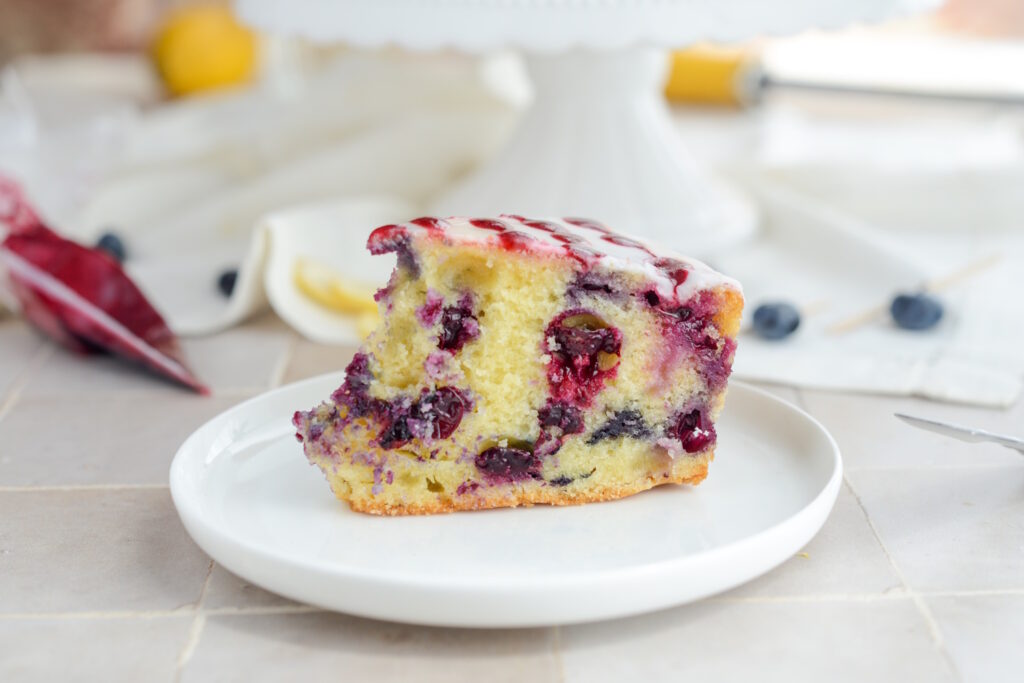 Zitronen-Blaubeer-Kuchen, super saftig & einfach Zitronen Blaubeer Kuchen Einfach Und Schnell 1024x683