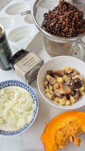 Vegane mini Pâtés en croûte mit Linsen, Pilzen und Kürbis (herzhafte Pasteten) 20260919 091639