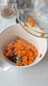 Vegane mini Pâtés en croûte mit Linsen, Pilzen und Kürbis (herzhafte Pasteten) 20260919 093437 1
