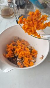 Vegane mini Pâtés en croûte mit Linsen, Pilzen und Kürbis (herzhafte Pasteten) 20260919 093437