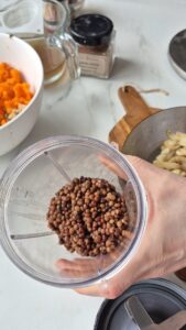 Vegane mini Pâtés en croûte mit Linsen, Pilzen und Kürbis (herzhafte Pasteten) 20260919 093543