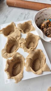 Vegane mini Pâtés en croûte mit Linsen, Pilzen und Kürbis (herzhafte Pasteten) 20260919 100112