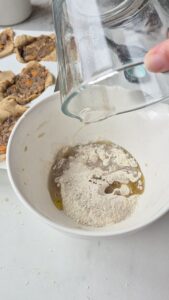 Vegane mini Pâtés en croûte mit Linsen, Pilzen und Kürbis (herzhafte Pasteten) 20260919 100604