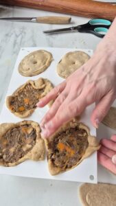 Vegane mini Pâtés en croûte mit Linsen, Pilzen und Kürbis (herzhafte Pasteten) 20260919 101217