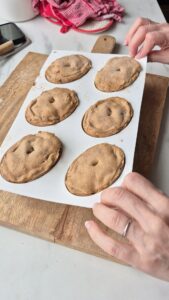 Vegane mini Pâtés en croûte mit Linsen, Pilzen und Kürbis (herzhafte Pasteten) 20260919 111147