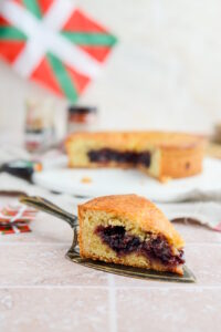 Baskischer Kuchen: Gâteau Basque mit Schwarzkirschkonfitüre Dsc 6182