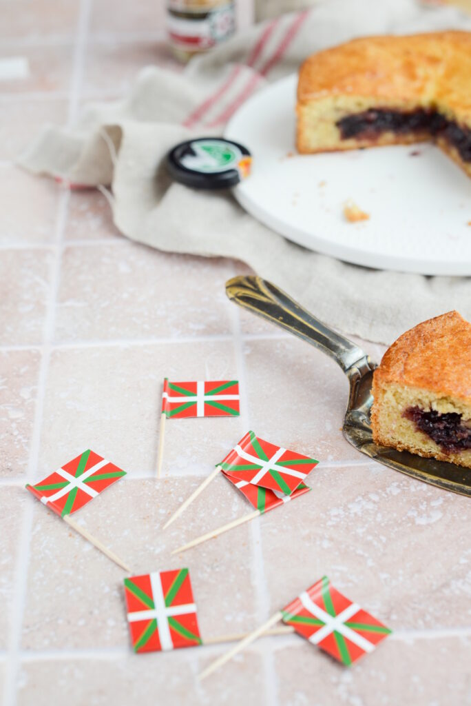 Baskischer Kuchen: Gâteau Basque mit Schwarzkirschkonfitüre Baskenland Kuchen Traditionelle