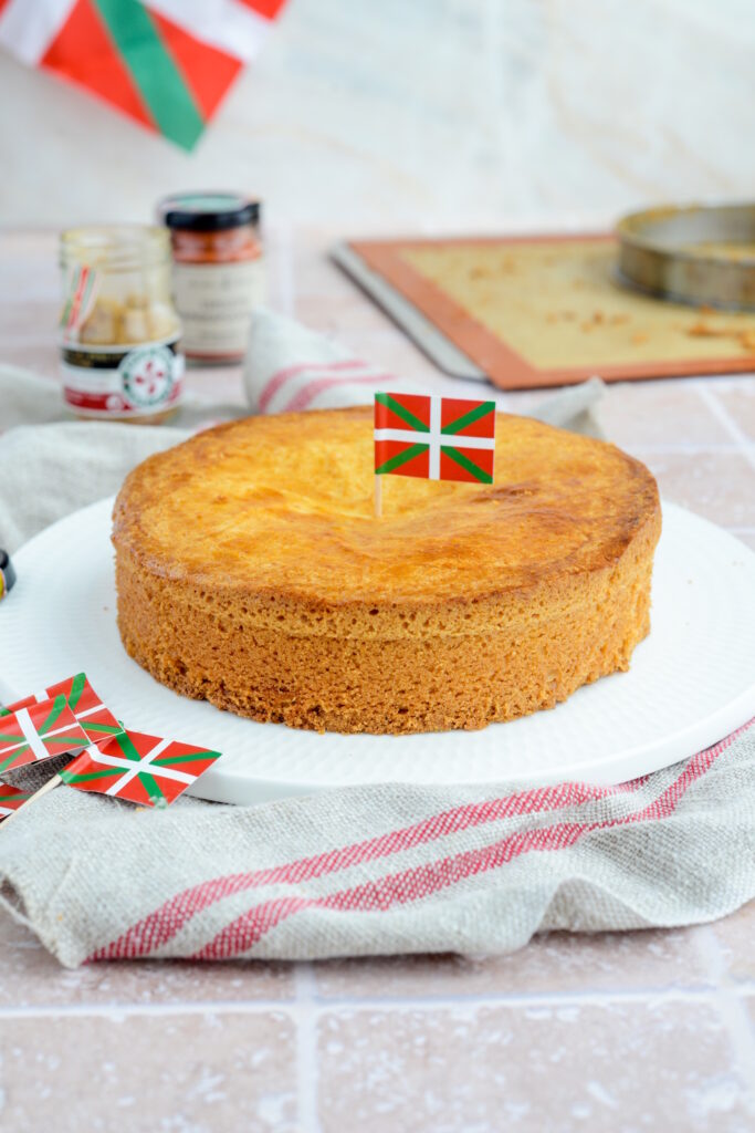 Baskischer Kuchen: Gâteau Basque mit Schwarzkirschkonfitüre Baskischer Kuchen Klassisches Rezept