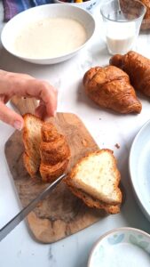 Croissant-Auflauf mit Obst Croissant-Auflauf mit Obst Croissant Auflauf Obst Schritt 10 Croissants In Scheiben Schneiden
