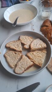 Croissant-Auflauf mit Obst Croissant-Auflauf mit Obst Croissant Auflauf Obst Schritt 16 Toastbrot In Scheiben Geschnitten