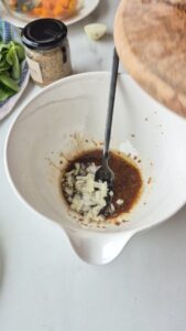 Herbstlicher Salat mit Feigen und Kürbis Französischer Herbstsalat Schritt 10 Dressing Anrühren In Schüssel