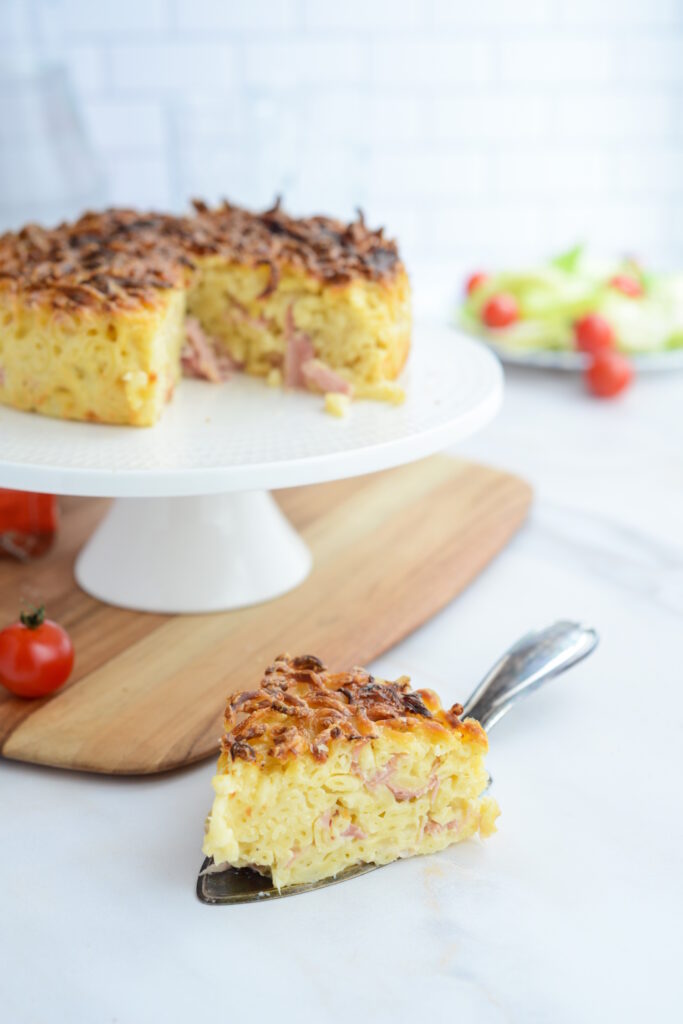 Nudelkuchen für Kinder mit Schinken und Béchamelsauce Nudelkuchen für Kinder mit Schinken und Béchamelsauce Kuchen Mit Nudel Mittagsessen Für Kinder