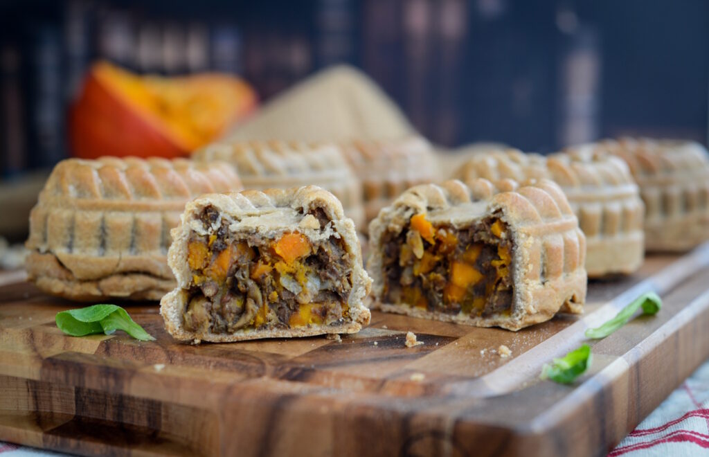 Vegane mini Pâtés en croûte mit Linsen, Pilzen und Kürbis (herzhafte Pasteten) Mini Pates En Croute Mit Linsen Pilzen Und Kürbis Vegan