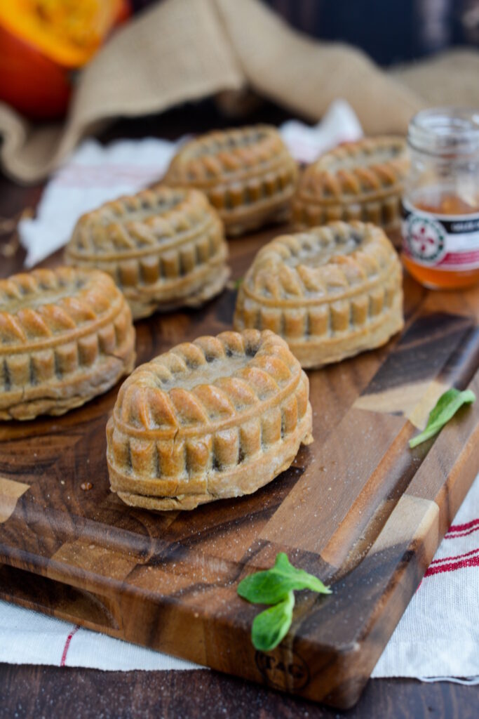 Vegane mini Pâtés en croûte mit Linsen, Pilzen und Kürbis (herzhafte Pasteten) Pate En Croute Mini Pasteten Im Teigmantel