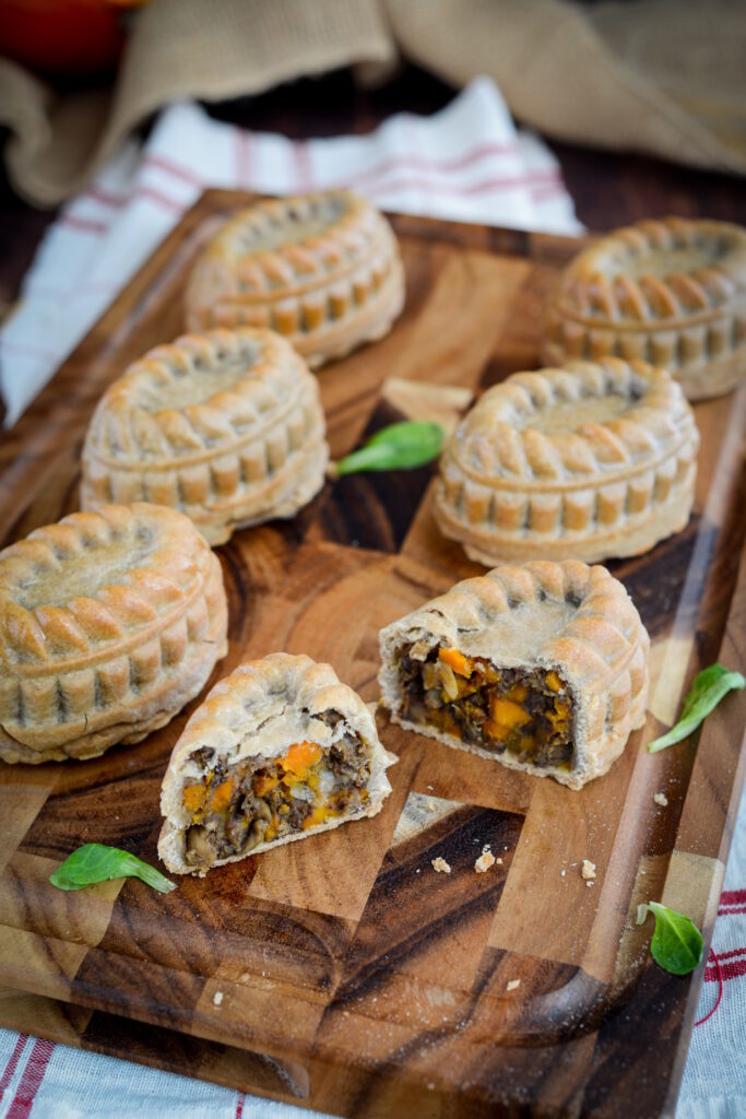 Vegane mini Pâtés en croûte mit Linsen, Pilzen und Kürbis (herzhafte Pasteten) Vegane Mini Pates En Croute Mit Linsen Pilzen Und Kürbis