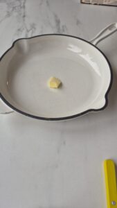 Steinpilze im Blätterteig, festliche Vorspeise Steinpilze im Blätterteig, festliche Vorspeise Blätterteig Vorspeise Schritt 19 Butter In Pfanne Schmelzen