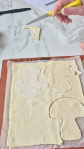 Steinpilze im Blätterteig, festliche Vorspeise Blätterteig Vorspeise Schritt 7 Blätterteig Pilzformen Ausschneiden