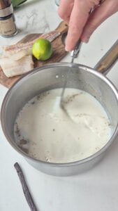 Zarter Fisch mit Vanille und Limette Zarter Fisch mit Vanille und Limette Fisch Mit Vanille Und Limette Schritt 6 Sauce In Topf Rühren
